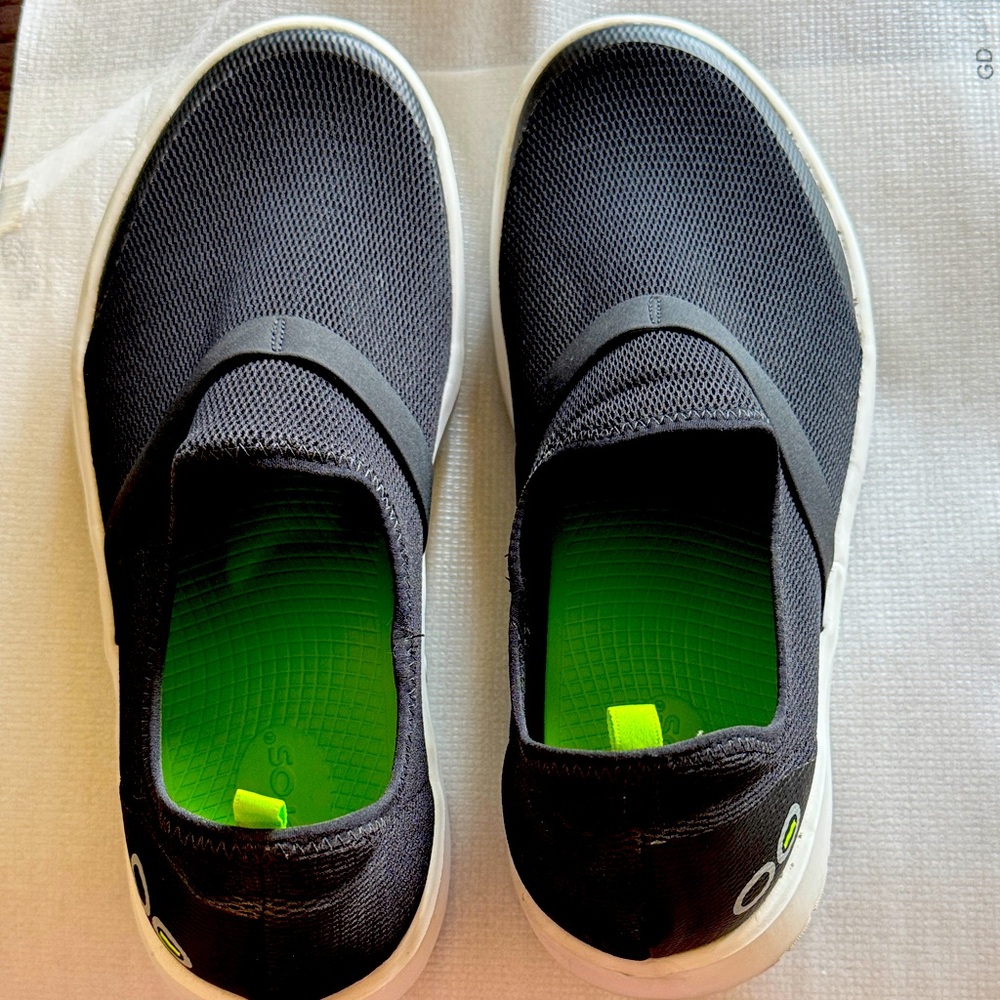OOFOS Women's OOmg Low Shoe Size 12